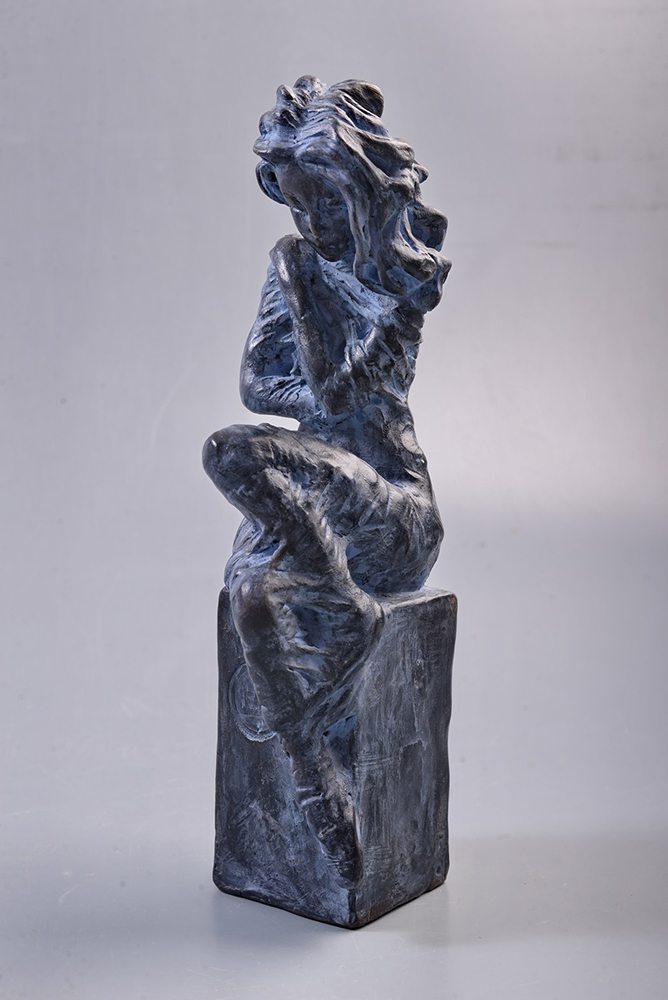 Însingurare – ceramică patinată, artist PETRU LEAHU