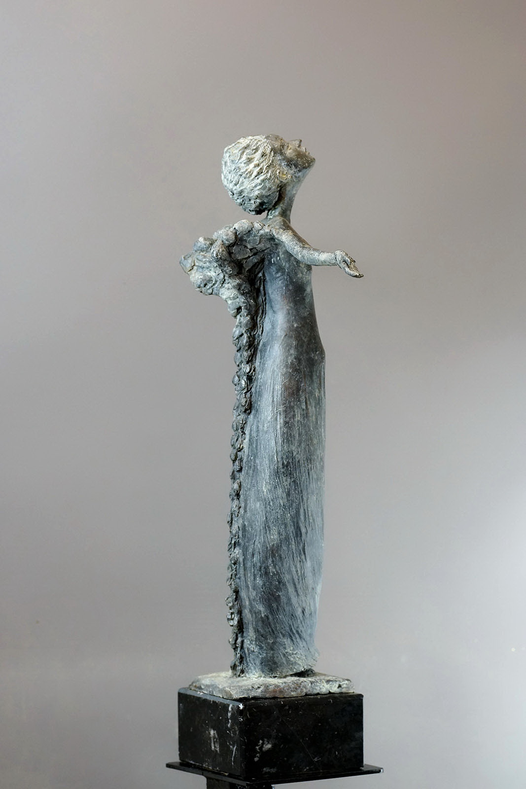 Închinare – sculptură în bronz, artist Valentin Dodică – Valentin Dodică – O Galerie de Artă