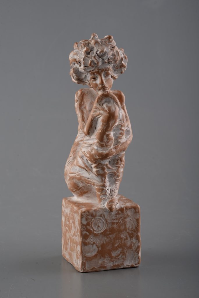 Meditație – sculptură în lut ars patinat, artist Petru Leahu – Petru Leahu – O Galerie de Artă