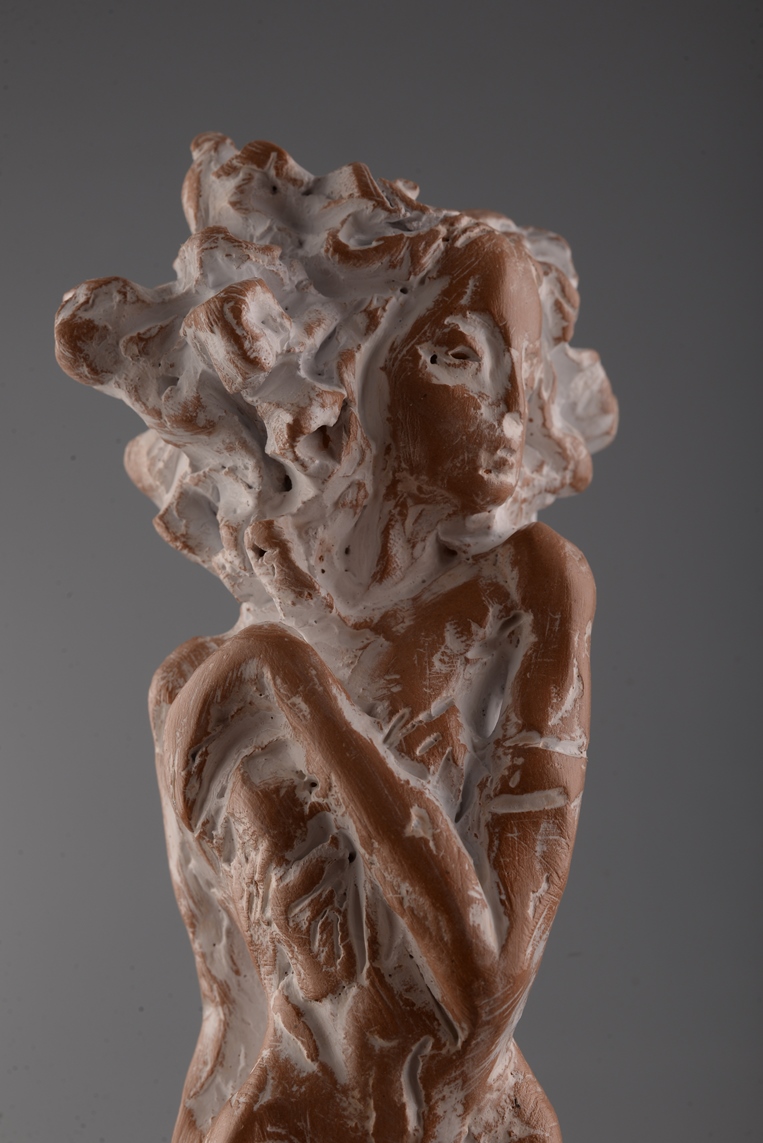 Nobles – sculptură în lut ars patinat, artist Petru Leahu – Petru Leahu – O Galerie de Artă