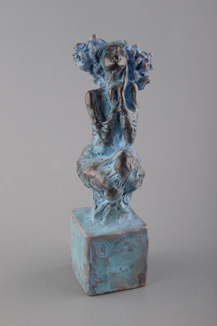 Rugăciune – sculptură în lut ars patinat, artist Petru Leahu – Petru Leahu – O Galerie de Artă
