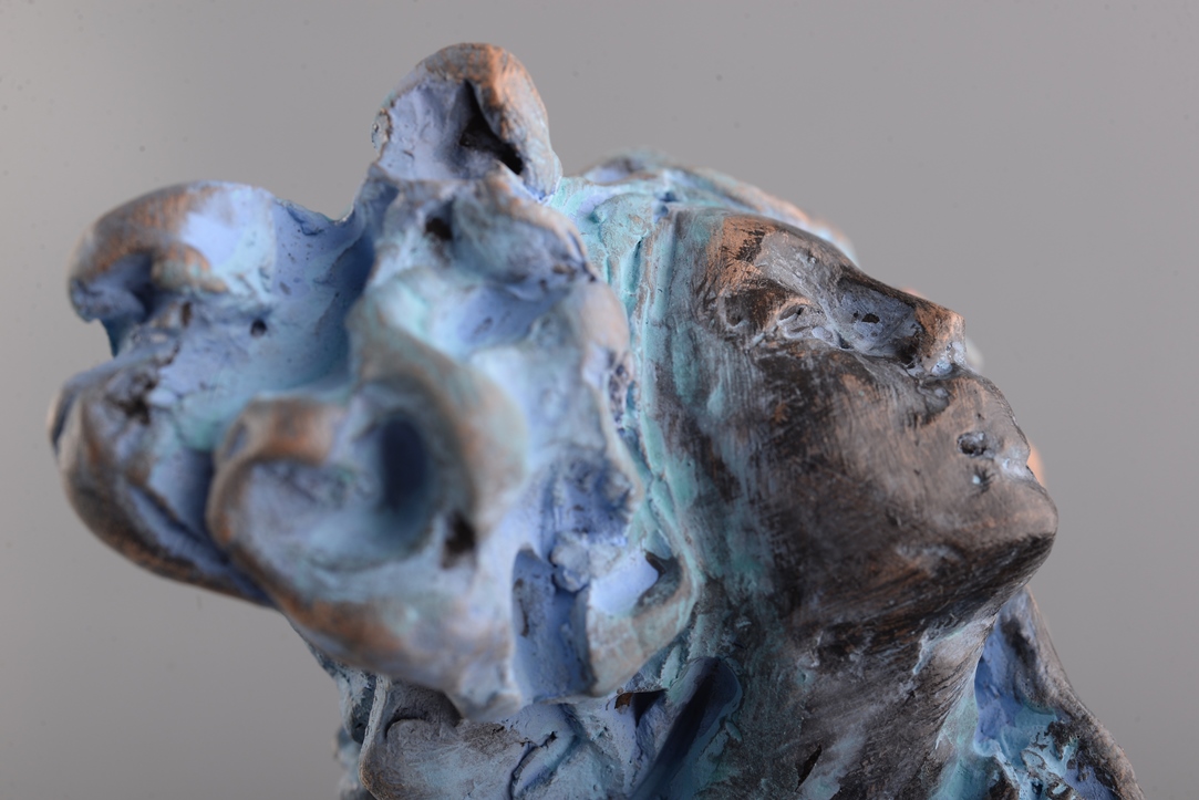 Rugăciune – sculptură în lut ars patinat, artist Petru Leahu – Petru Leahu – O Galerie de Artă