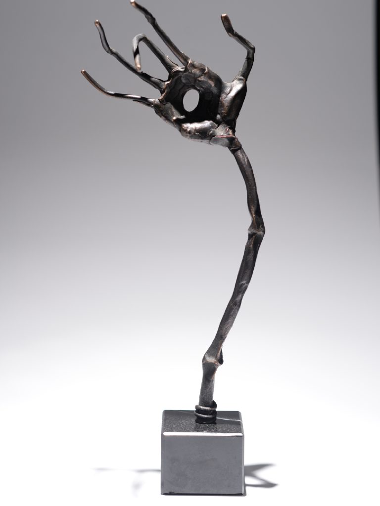 Mână-străpunsă – sculptură în bronz, artist Liviu Bumbu – Liviu Bumbu – O Galerie de Artă