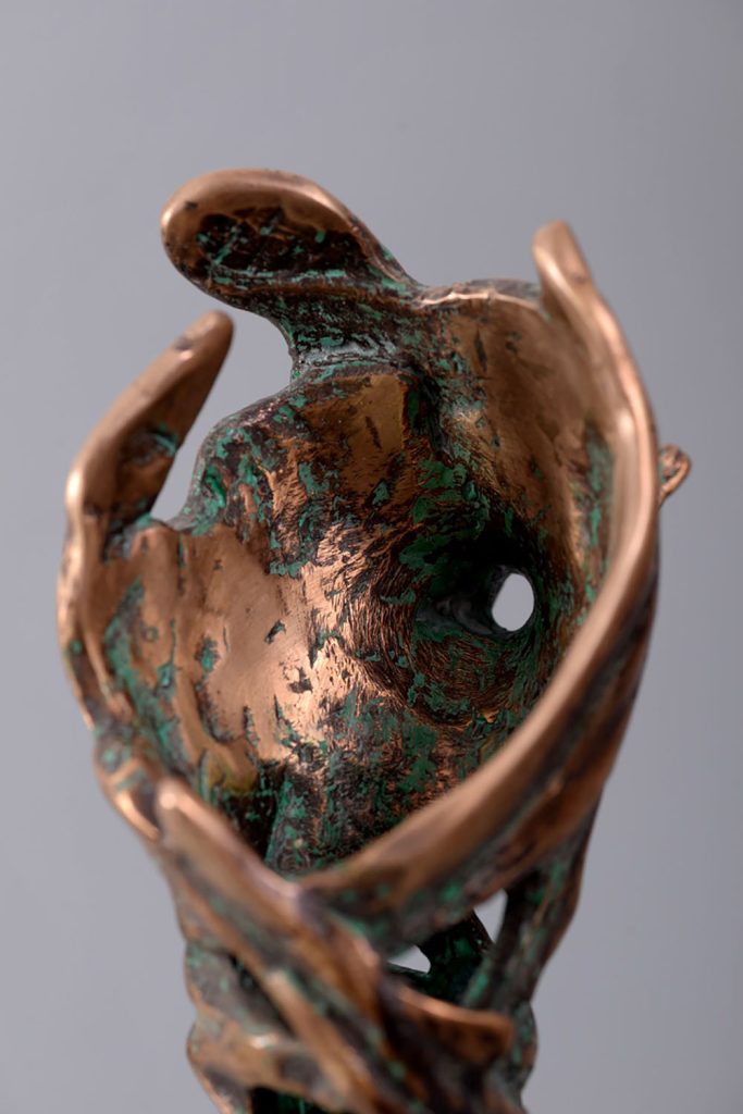 Legături II – sculptură în bronz, artist Petru Leahu – Petru Leahu – O Galerie de Artă