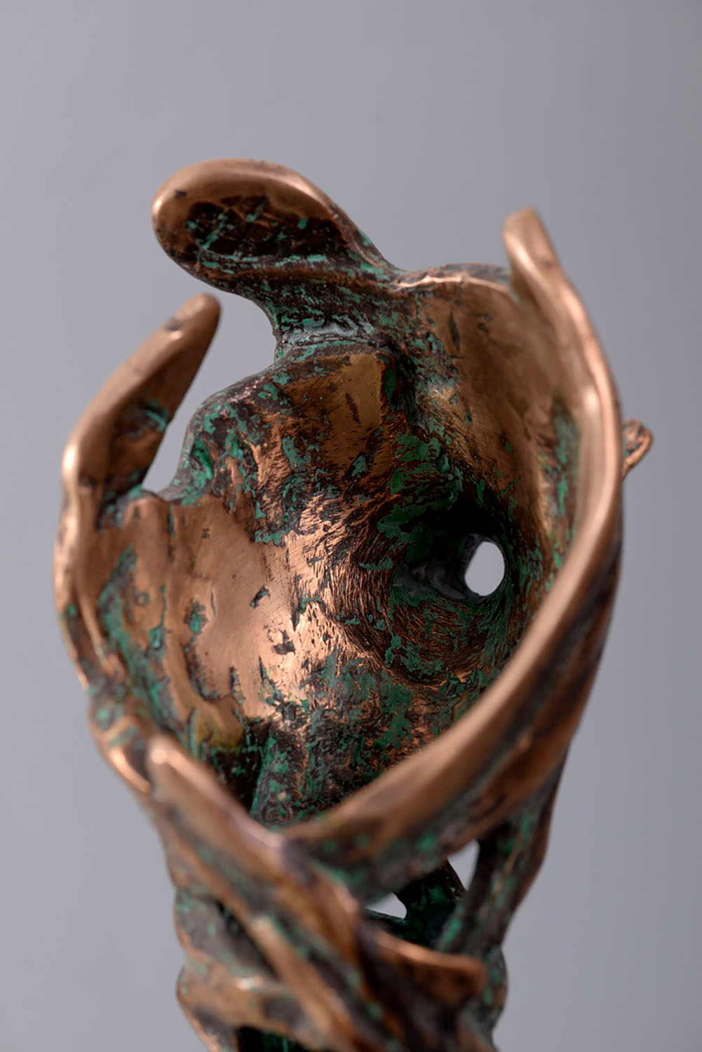 Legături II – sculptură în bronz, artist Petru Leahu – Petru Leahu – O Galerie de Artă
