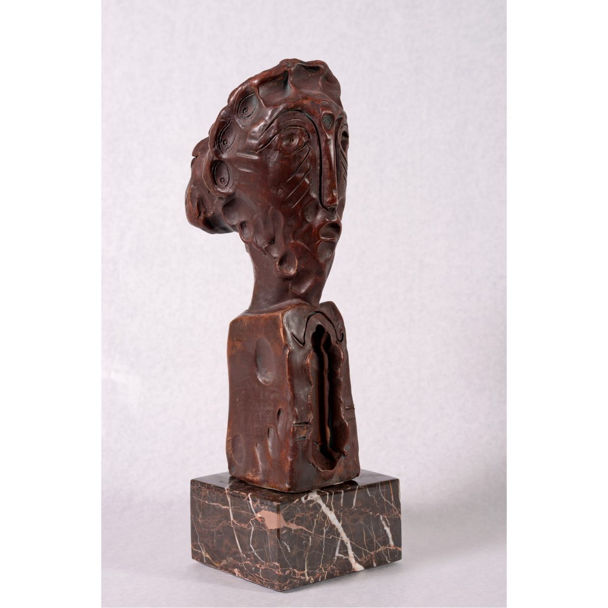 Portret de femeie – sculptură în lut ars, artist Liviu Bumbu – Liviu Bumbu – O Galerie de Artă