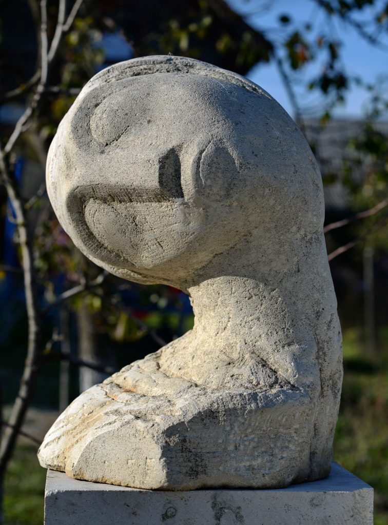 Portret de femeie I – sculptură în piatră, artist Liviu Bumbu – Liviu Bumbu – O Galerie de Artă
