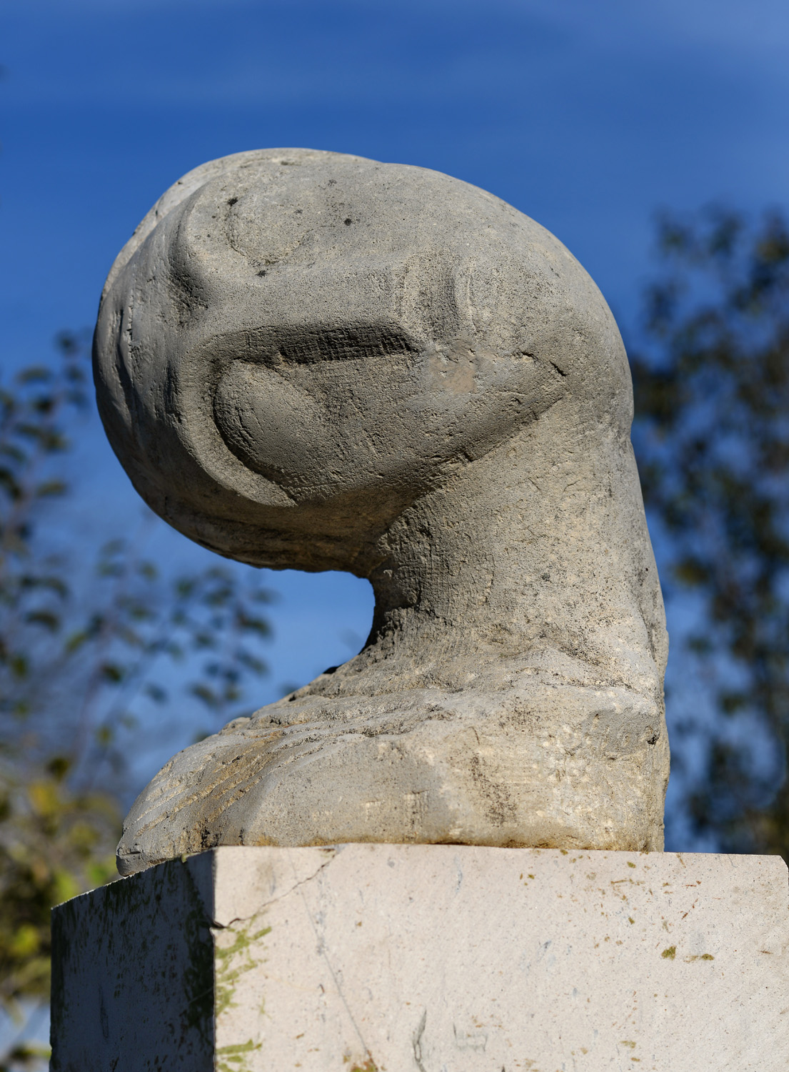 Portret de femeie I – sculptură în piatră, artist Liviu Bumbu – Liviu Bumbu – O Galerie de Artă