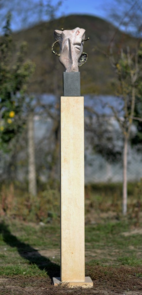 Rege – sculptură în piatră, artist Liviu Bumbu – Liviu Bumbu – O Galerie de Artă