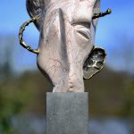 Rege – sculptură în piatră, artist Liviu Bumbu – Liviu Bumbu – O Galerie de Artă