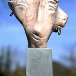 Regina – sculptură în piatră, artist Liviu Bumbu – Liviu Bumbu – O Galerie de Artă