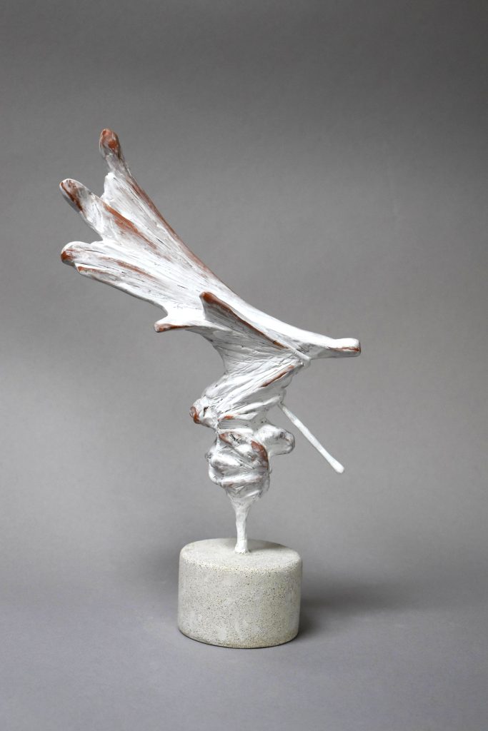 Surrender – sculptură în lut ars patinat, artist Petru Leahu – Petru Leahu – O Galerie de Artă