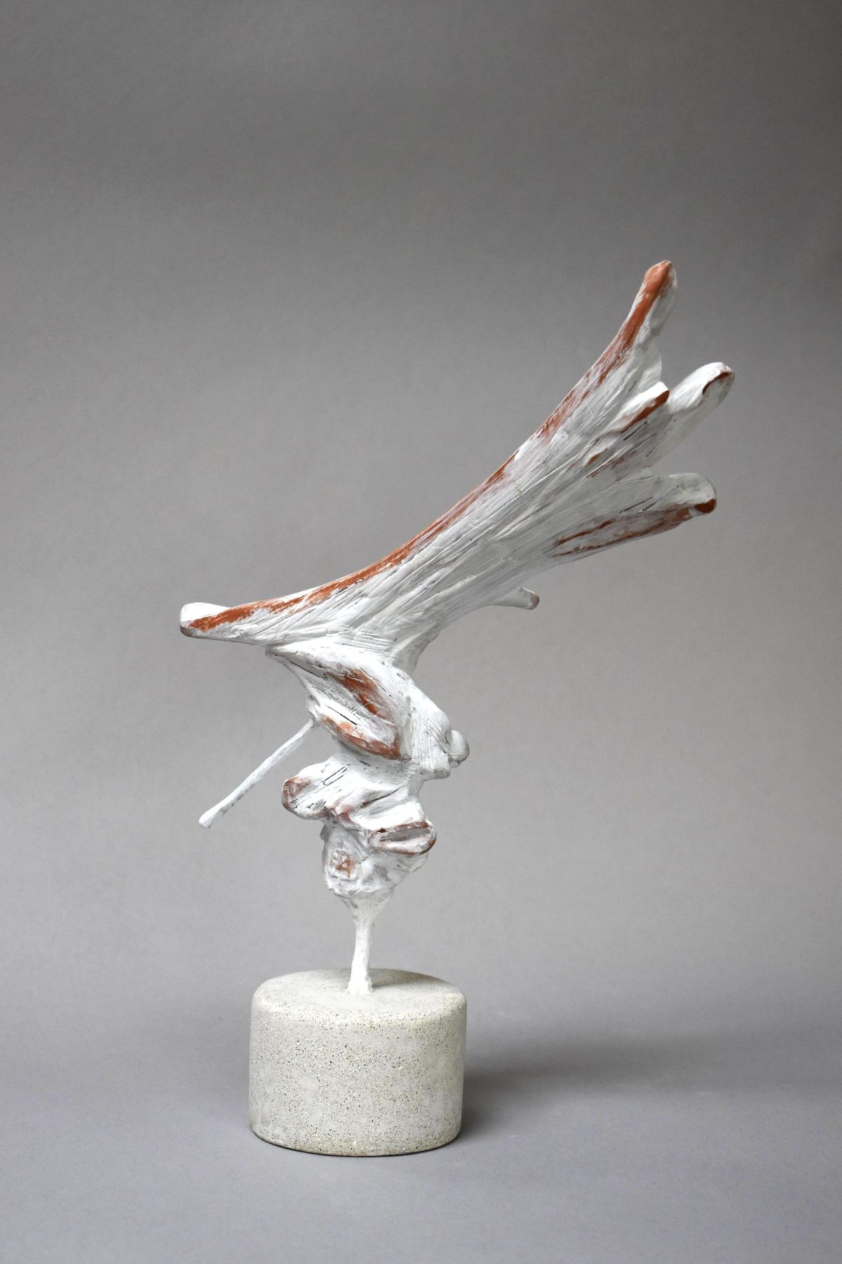Surrender – sculptură în lut ars patinat, artist Petru Leahu – Petru Leahu – O Galerie de Artă