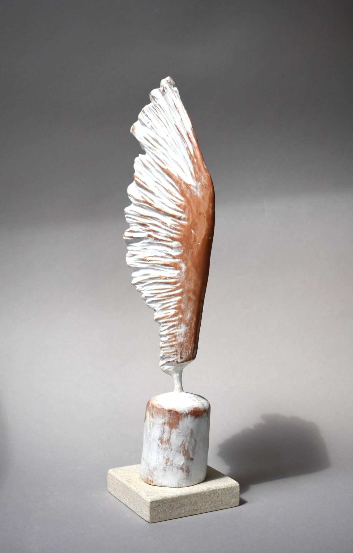 Trust – sculptură în lut ars patinat, artist Petru Leahu – Petru Leahu – O Galerie de Artă